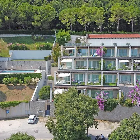 La Bouganville P1-1 By Wonderful Italy * Toscolano-Maderno